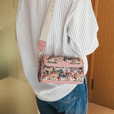 Polyester gelijnd crossbody handtas voor vrouwen Instagram-waardig Cartoon Bear Design