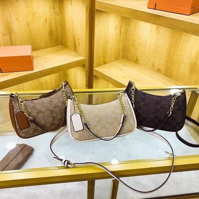 Lederen handtassen voor vrouwen waterdicht en op maat gemaakt in trendy zomercollectie