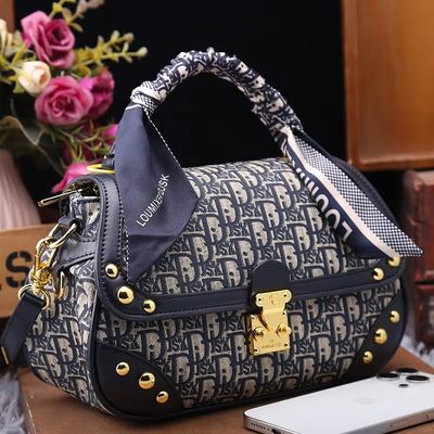 Stijlvolle Elephant Pattern Crossbody Bag voor vrouwen gemaakt van duurzaam PVC-leer