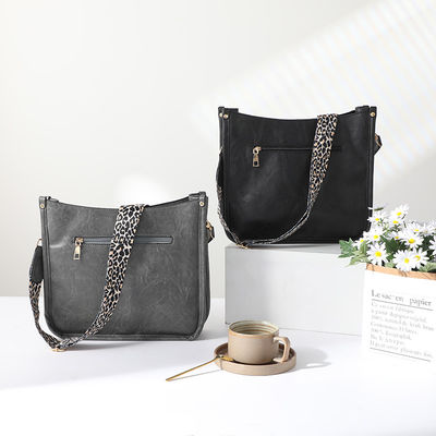 Leopard Print Vegan Leather Dames Shoulder Bag met gitaarband en enkel handvat