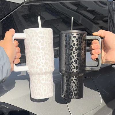 Custom Adventure 40oz roestvrij staal tumbler met dubbele wand isolatie en handvat