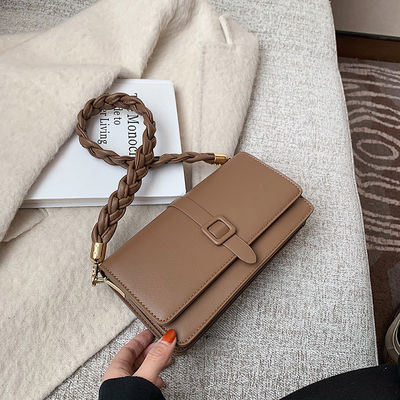 Vrouwen gevlochten PU lederen handtassen met stijlvolle rits sluiting voor een modieuze look