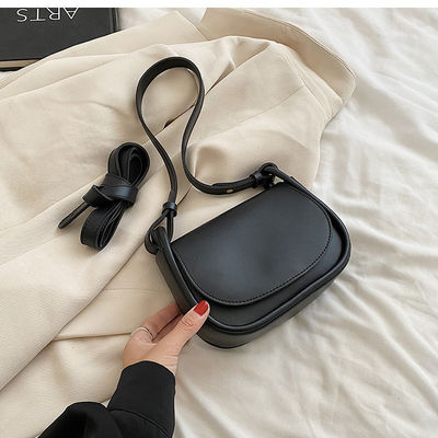 Vrouwen gevlochten PU lederen handtassen met stijlvolle rits sluiting voor een modieuze look